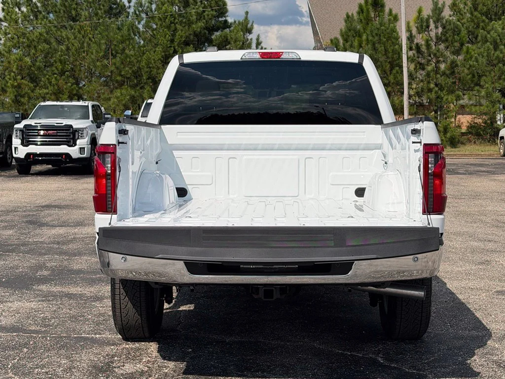 New 2026 Oxford White Ford XL image 15