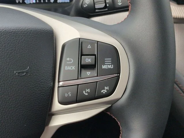 New 2026 Space White Metallic Ford Active image 25