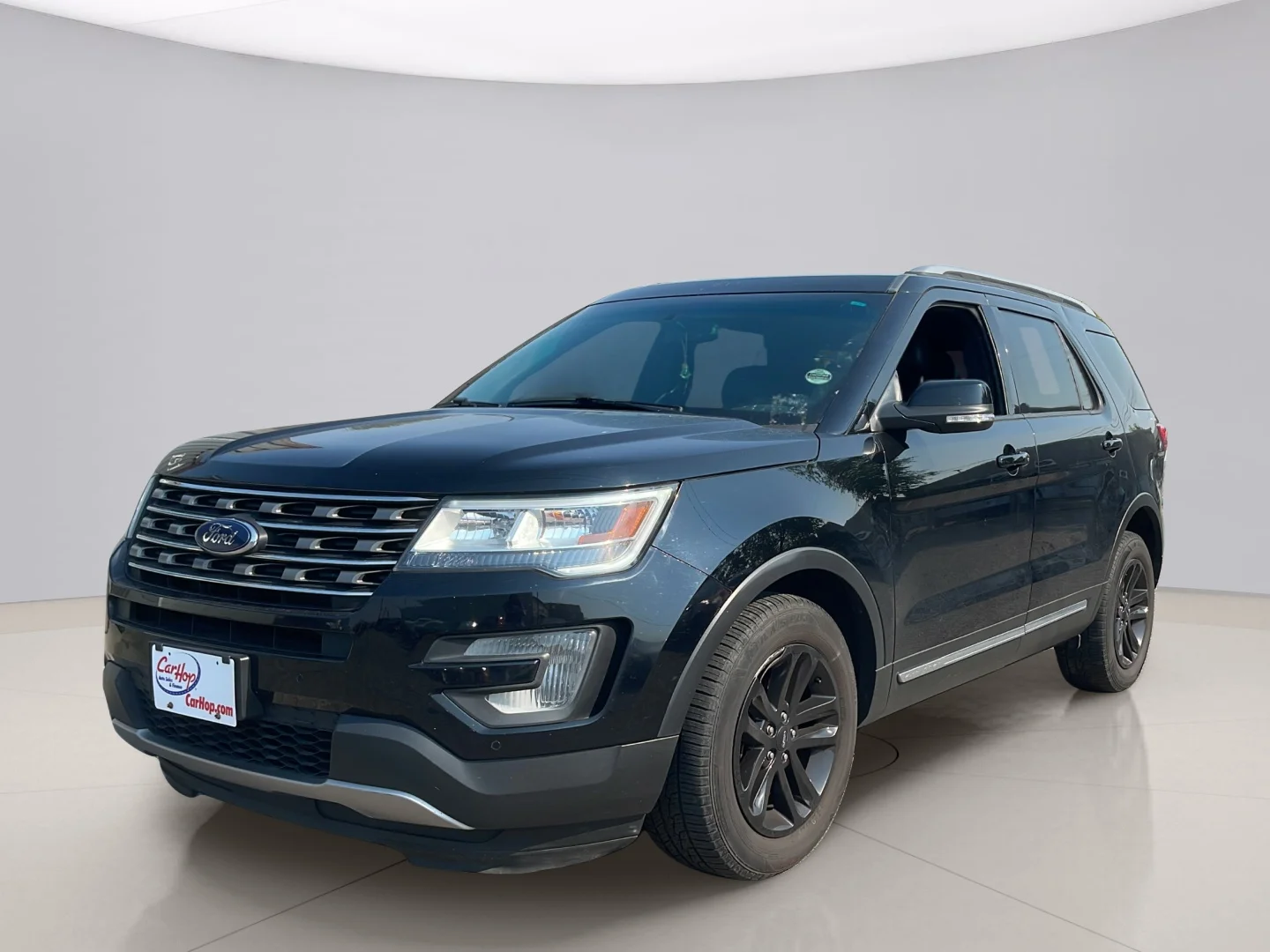 Used 2017 Black Ford XLT image 2