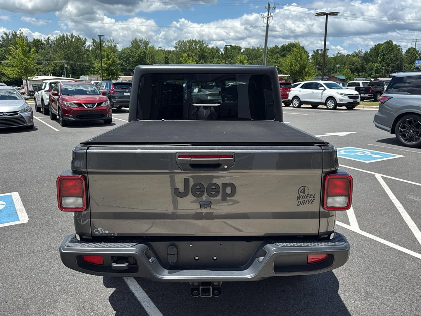 Used 2022  JEEP SPORT image 7