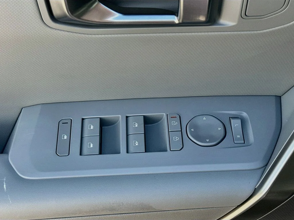 New 2027 Interstellar Gray Kia EX image 17