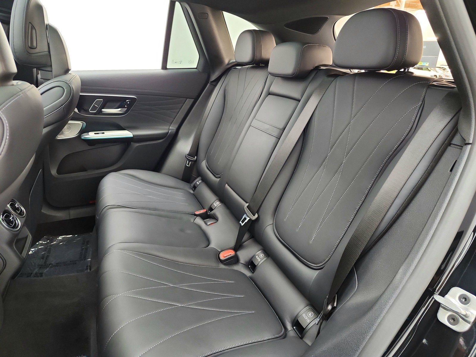 Used 2023 Black Mercedes-Benz GLC 300 SUV image 13
