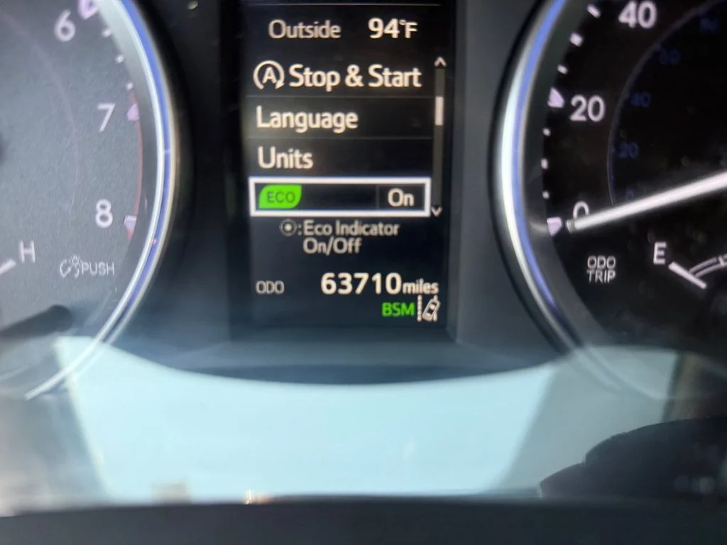 Used 2018 Gray Toyota SE image 19