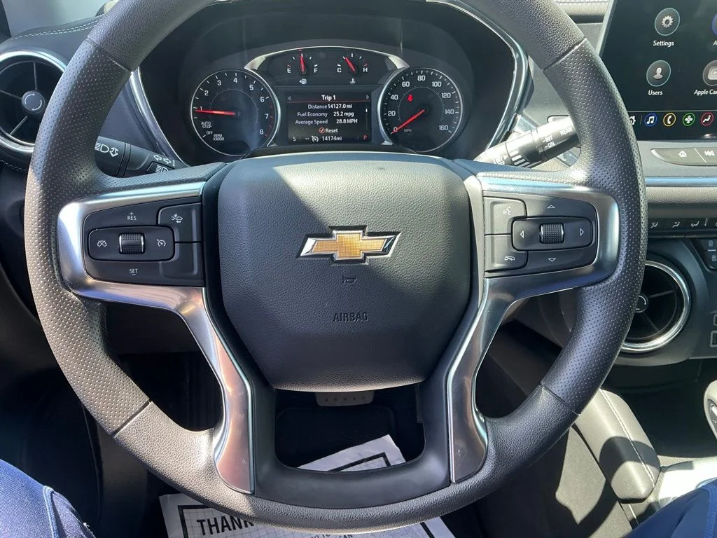 Used 2025 White Chevrolet LT image 32