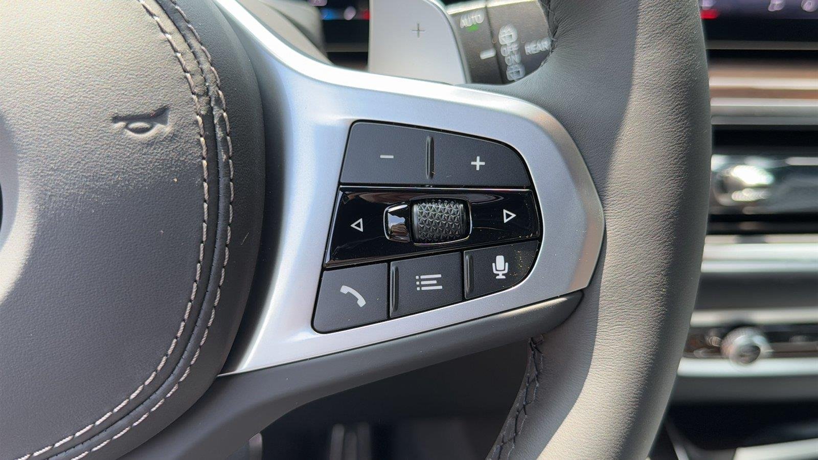New 2027 Brooklyn Grey Metallic BMW xDrive40i image 14