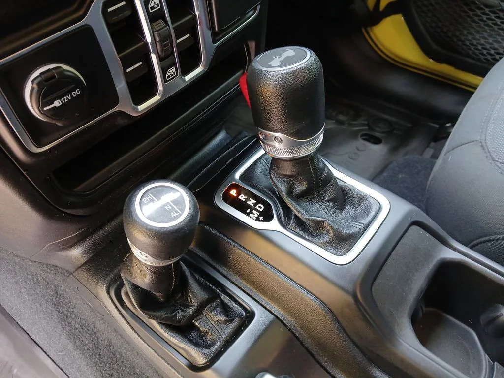 Used 2023 Yellow Jeep Sport S image 25