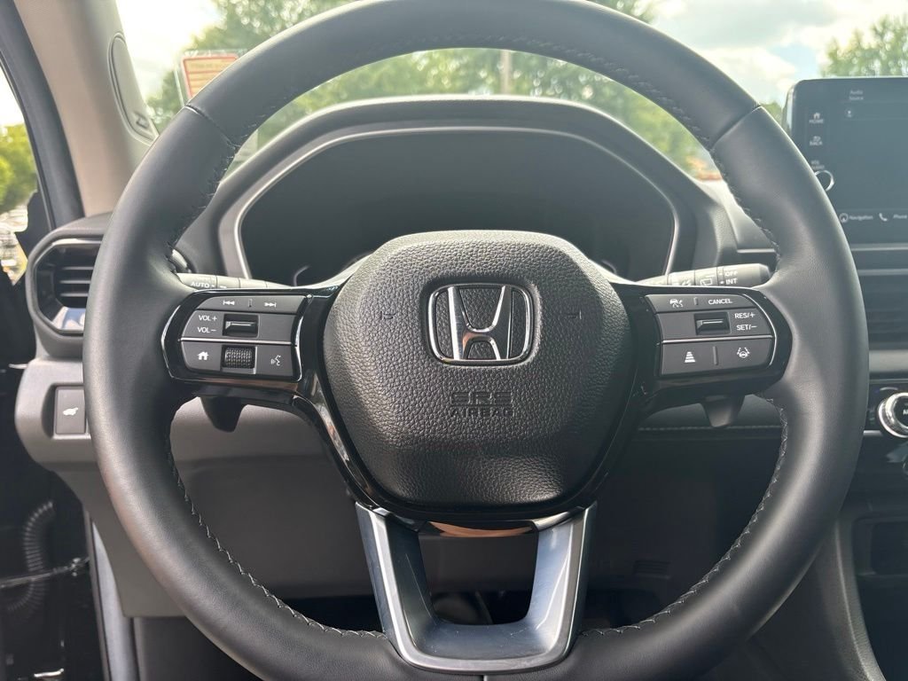 Used 2025 Black Honda Touring image 19