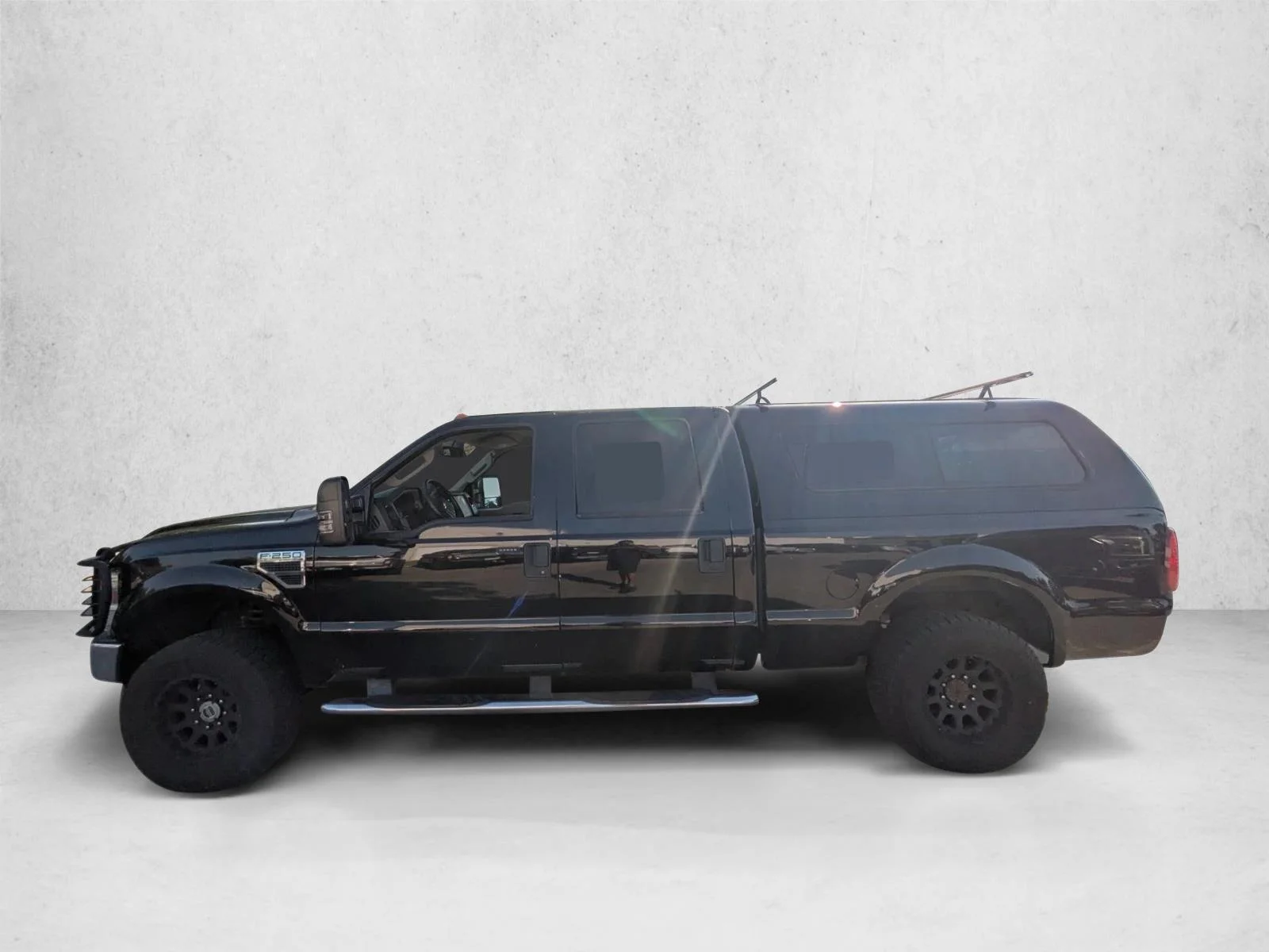 Used 2009 Black Clearcoat Ford XLT image 8