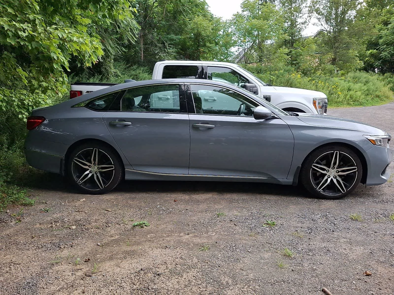 Used 2022 Sonic Gray Pearl Honda Touring image 5