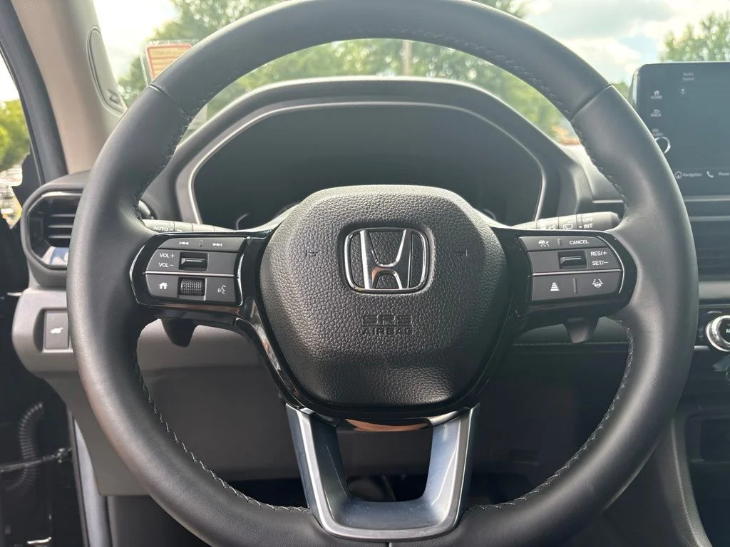 Used 2025 Black Honda Touring image 19