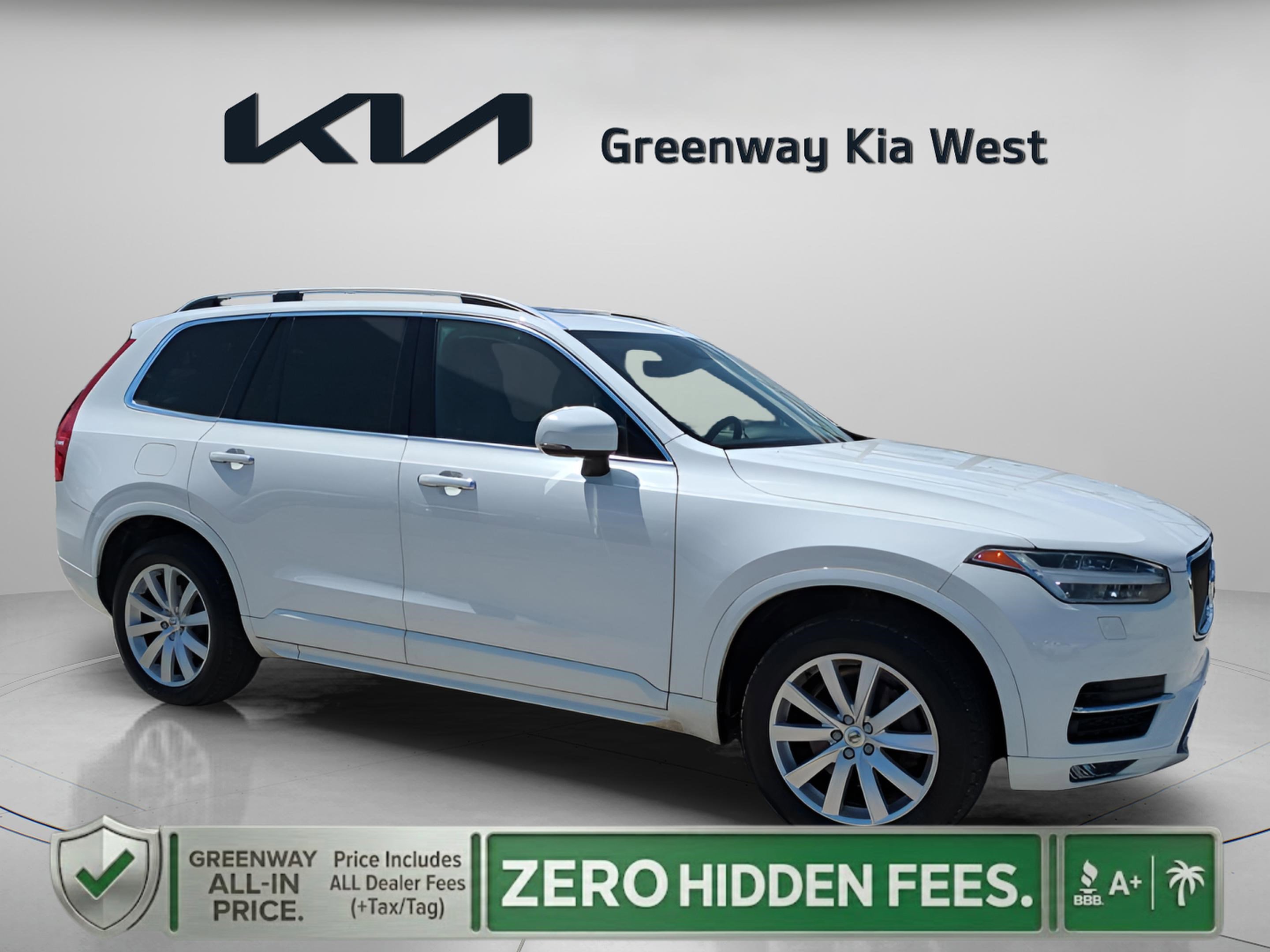 2017 Volvo XC90 T6 AWD Momentum's photo