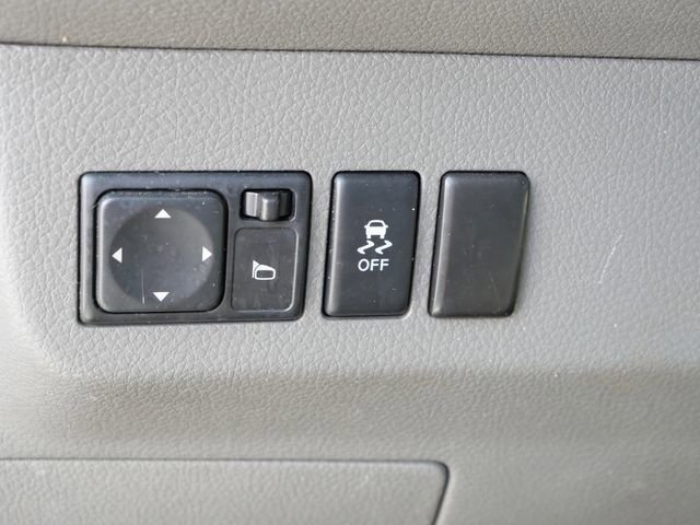 Used 2018 White Nissan SV image 17