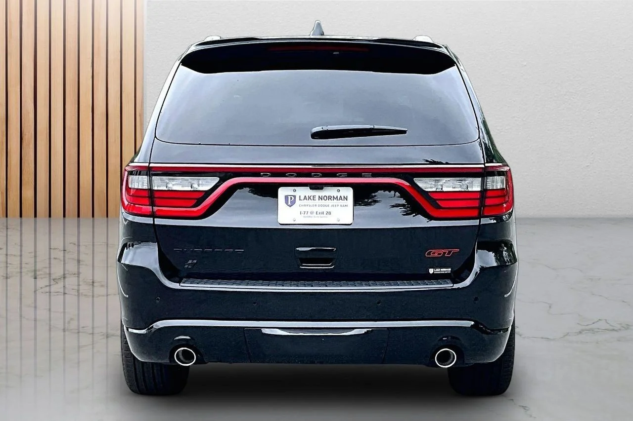 New 2026 Diamond Black Clear-Coat Exterior Paint Dodge GT Plus HEMI V8 image 8