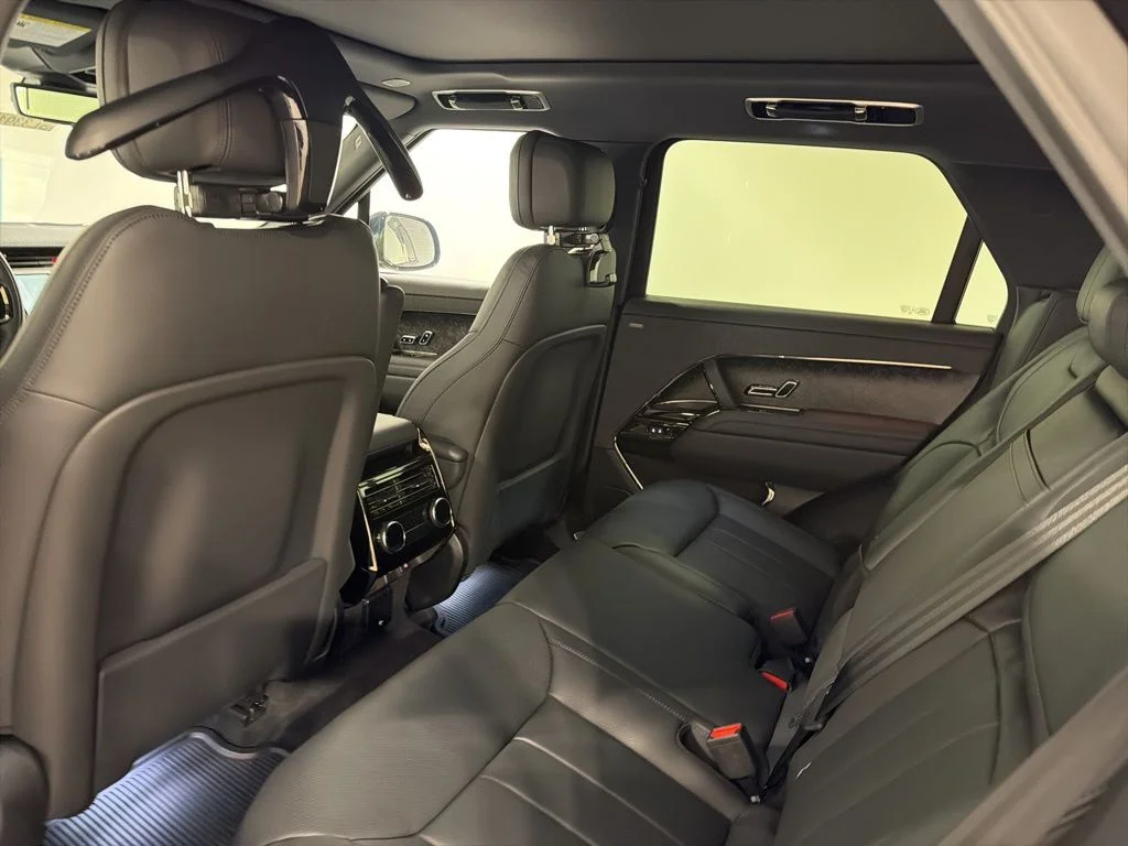New 2026  Land Rover Dynamic SE image 21