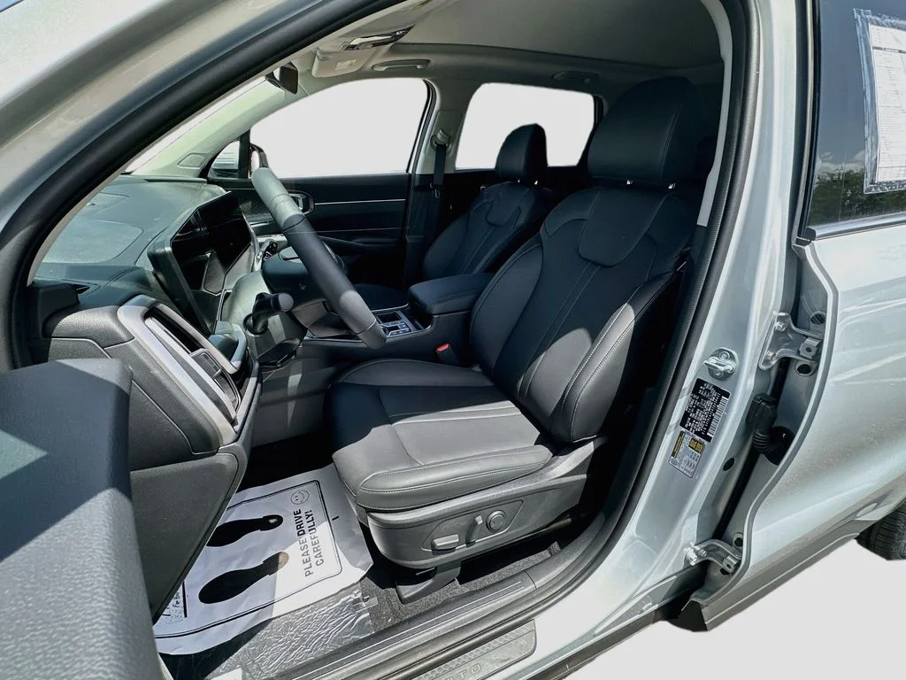 New 2026 Ivory Silver Kia S image 20