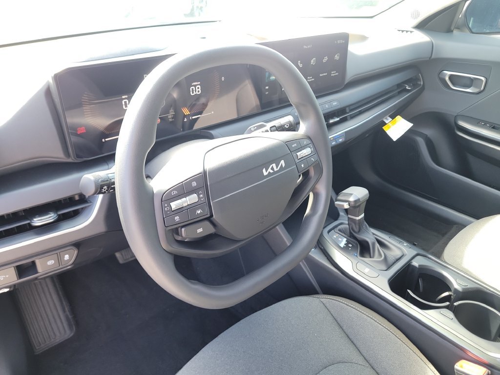 New 2026 Snow White Pearl Kia LXS image 21