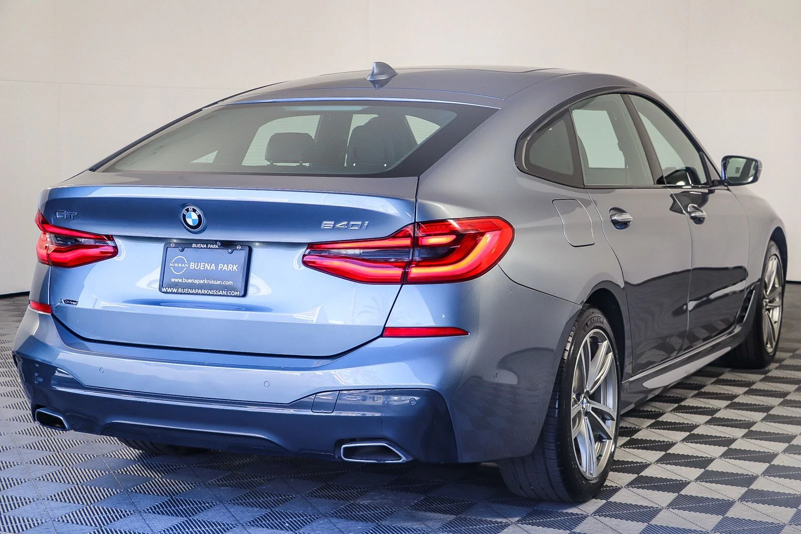 Used 2018 Blue BMW 640 Gran Turismo i xDrive image 8