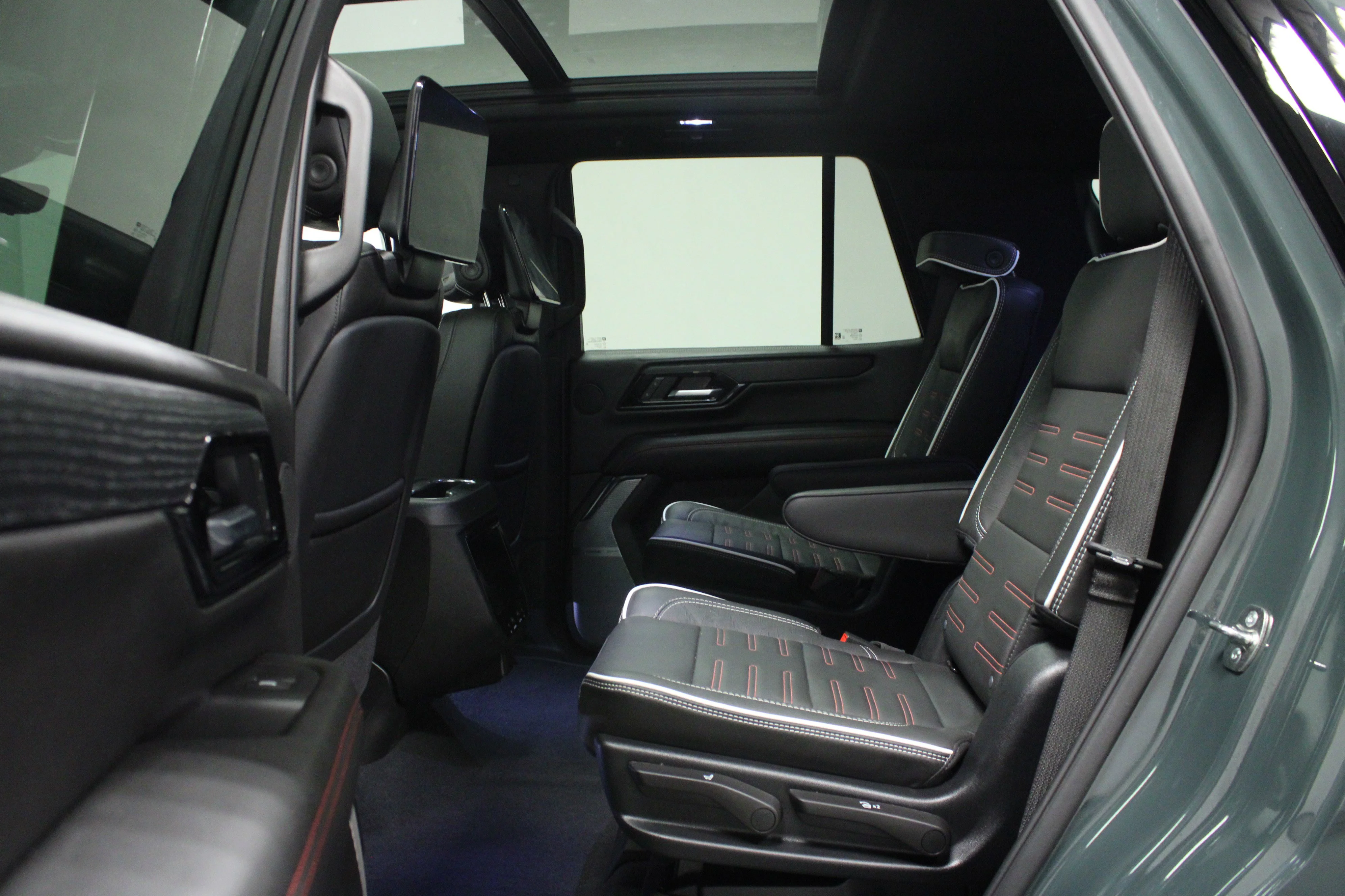 Used 2026 Midnight Pine GMC AT4 Ultimate image 14