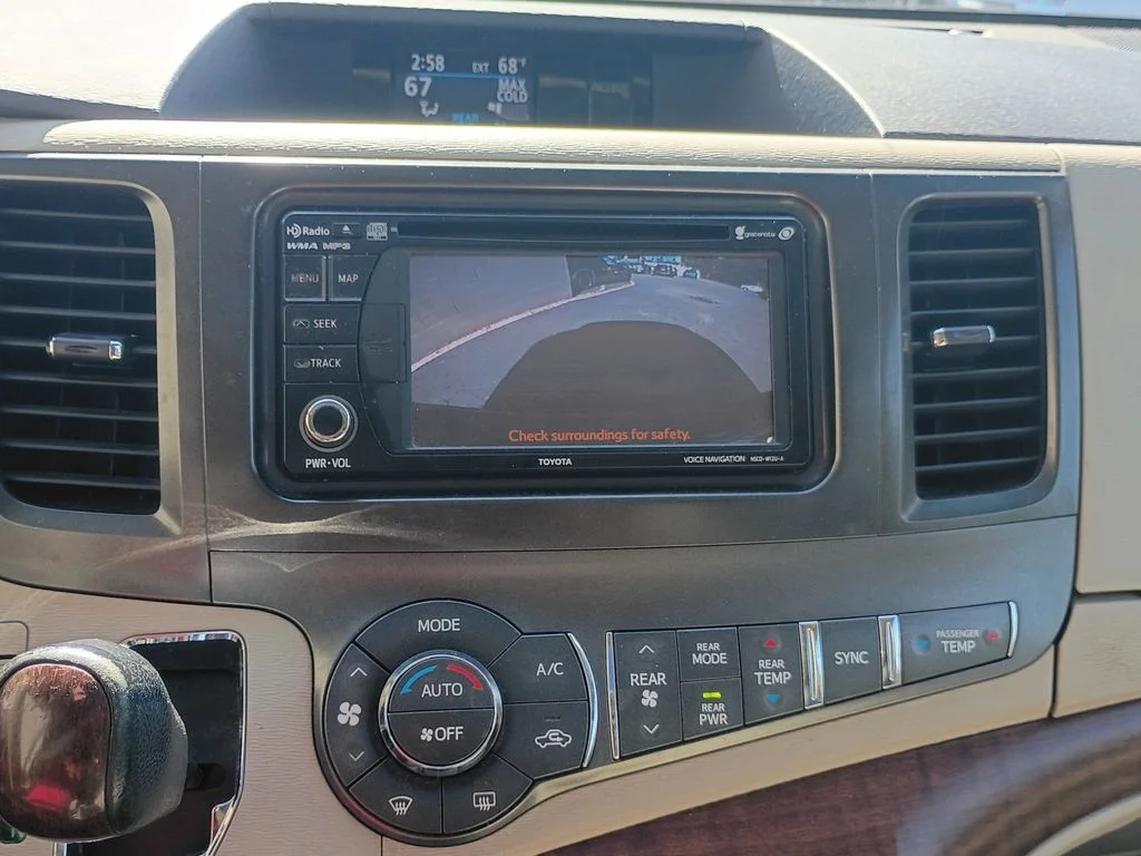 Used 2014 Predawn Gray Mica Toyota XLE image 22