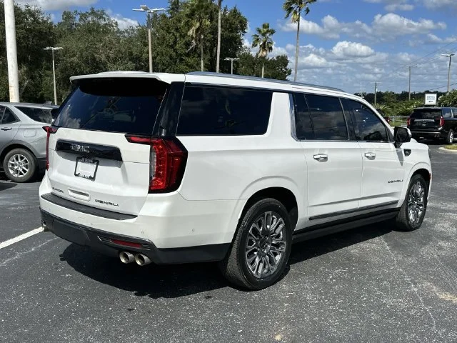 Used 2023 WHITE FROST TRICOAT GMC Denali Ultimate image 4