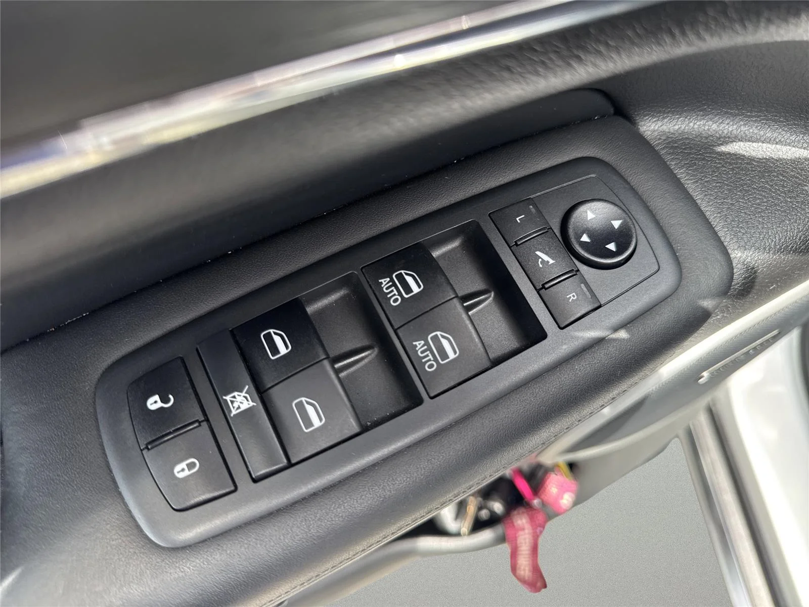 Used 2021 Ivory 3-Coat Jeep Summit image 21