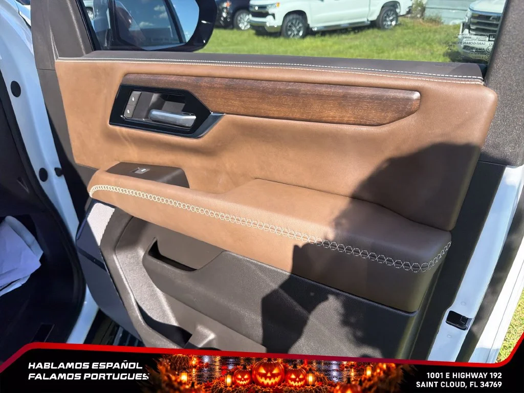 Used 2026 Glacier White Tricoat GMC Denali Ultimate image 35