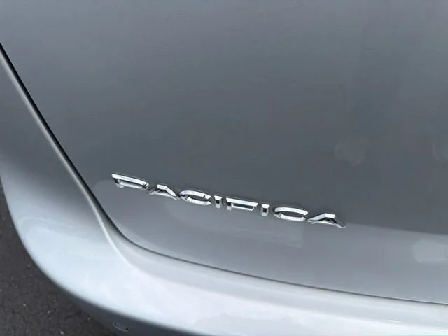 Used 2026 Silver Chrysler Select image 18