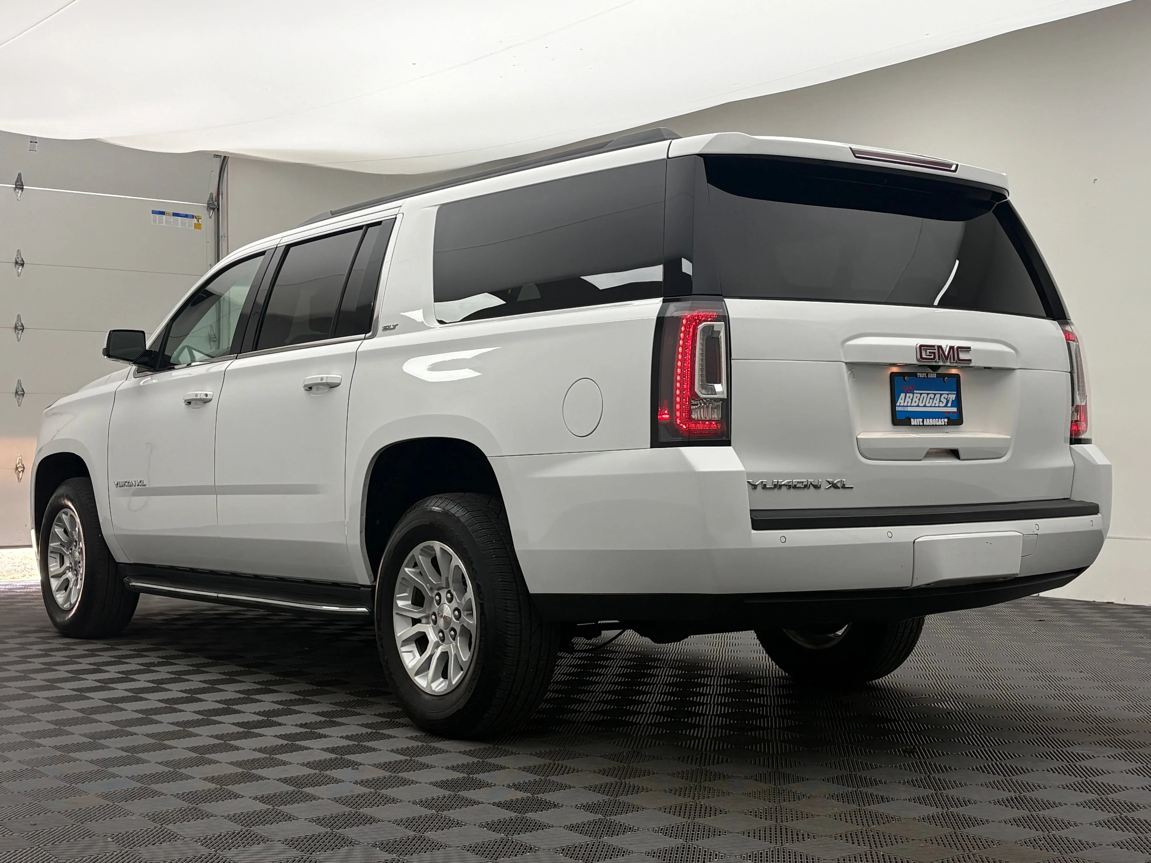 Used 2018 SUMMIT WHITE GMC SLT image 13