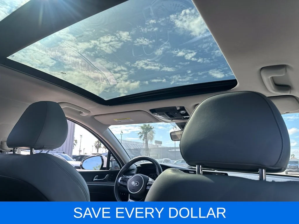 Used 2021 White Kia EX image 22