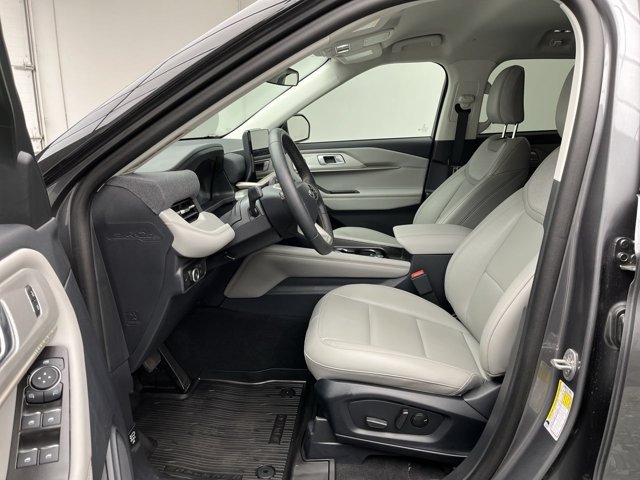 Used 2026 Carbonized Gray Metallic Ford Active with 200A Pkg image 3