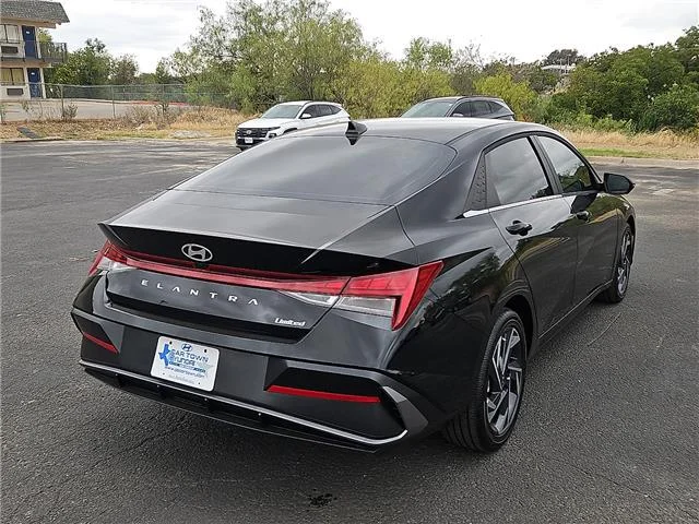 New 2026 Abyss Black Hyundai Limited image 4