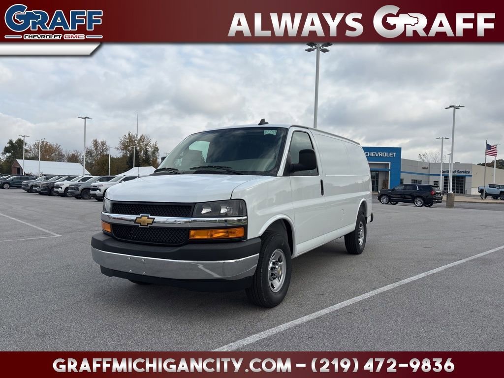 2025 Chevrolet Express 2500 Work Van HD's photo