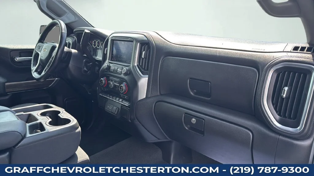 Used 2020 SUMMIT WHITE Chevrolet LT image 31