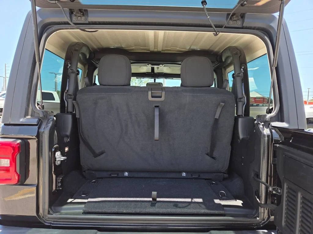 Used 2021 Black Clearcoat Jeep Sport S image 21