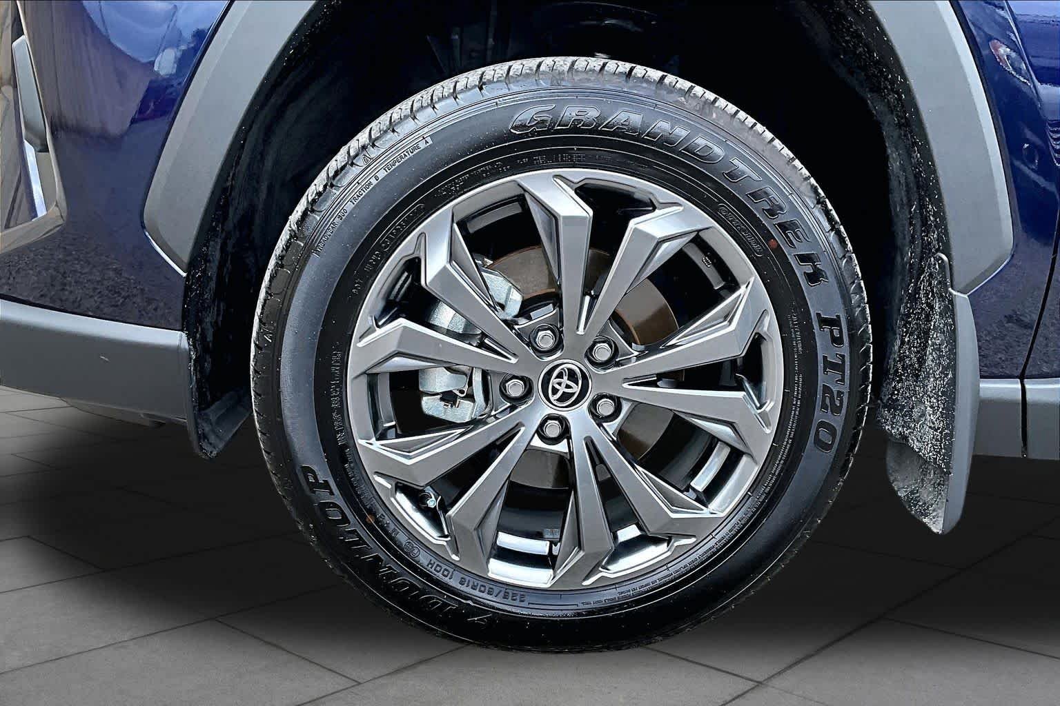Used 2025 Blueprint Toyota Hybrid XLE Premium image 13