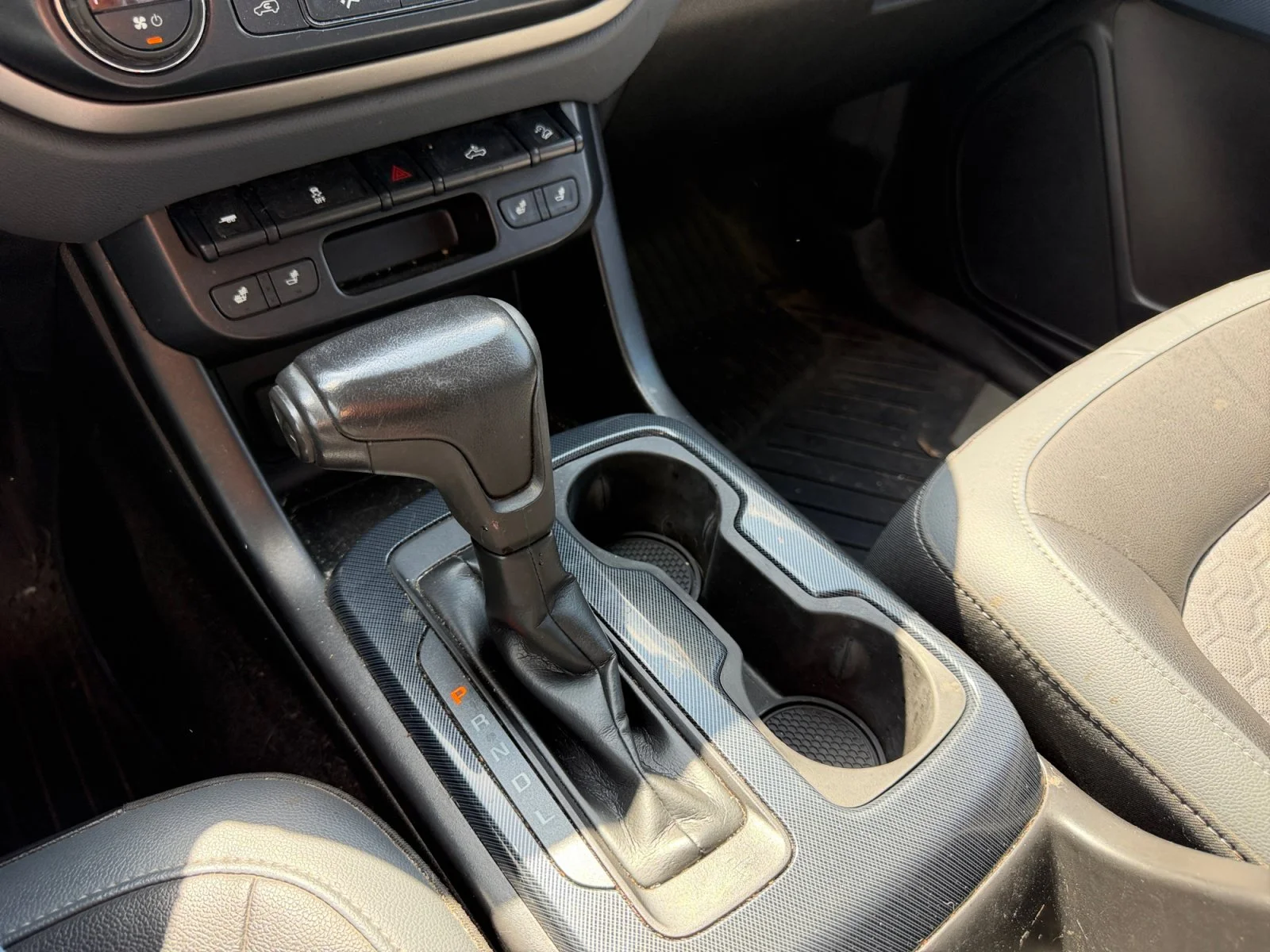 Used 2017 Silver Ice Metallic Chevrolet Z71 image 13