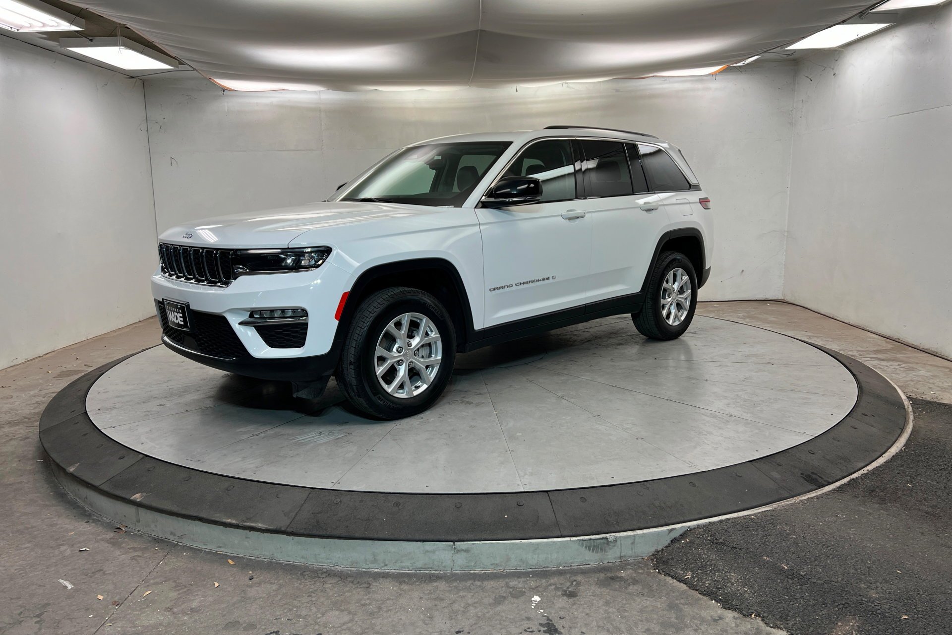 Used 2024 Bright White Clearcoat Jeep Limited image 1