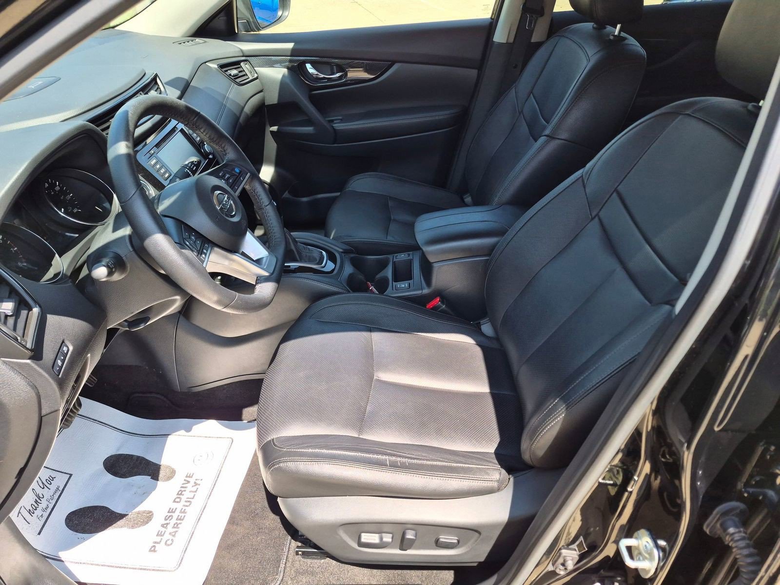 Certified Used 2020 Magnetic Black Pearl Nissan SL image 30
