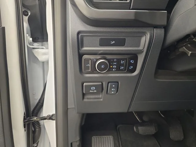 New 2026 Oxford White Ford Tremor® image 39
