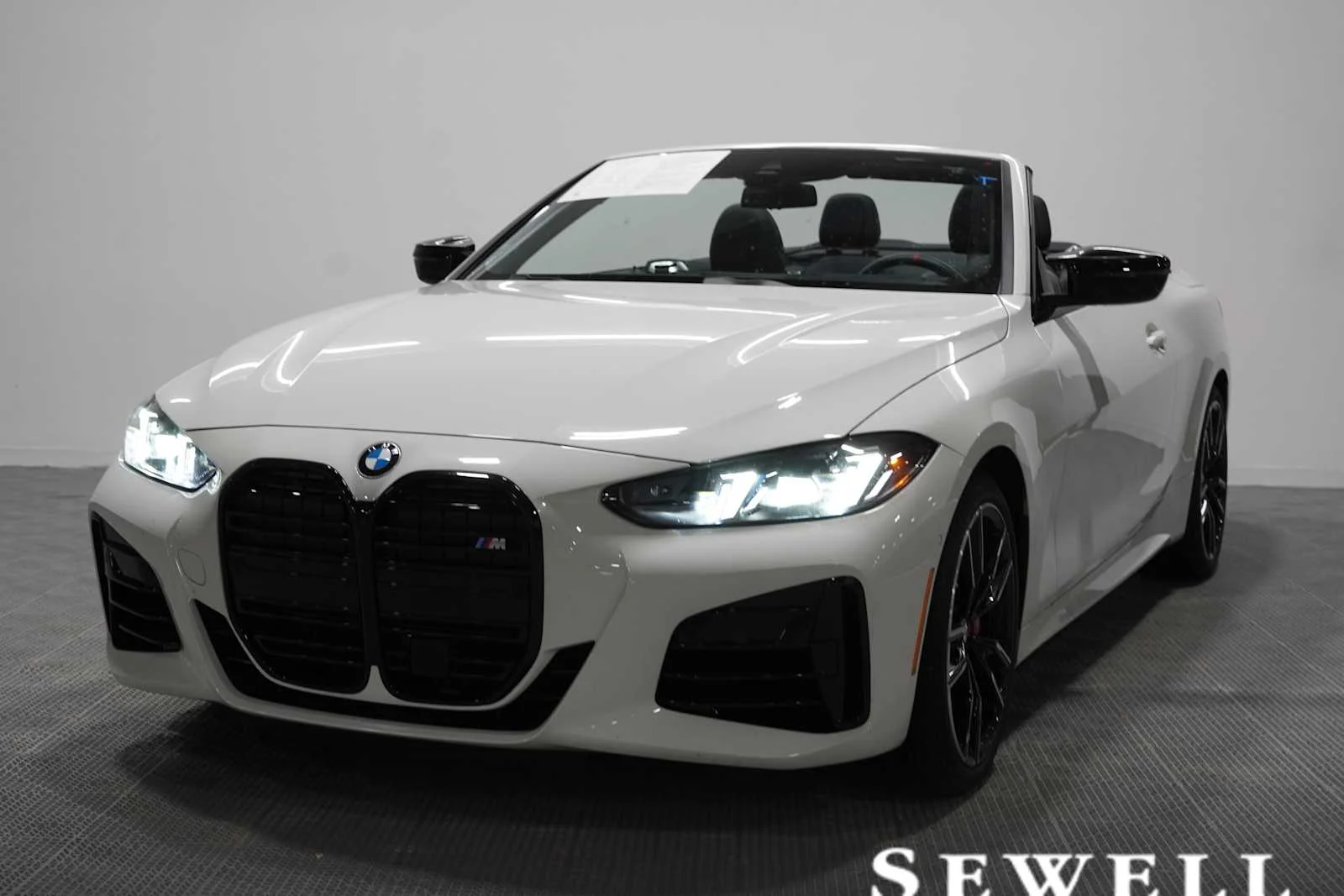 2026 BMW 4 Series M440i Convertible xDrive's photo