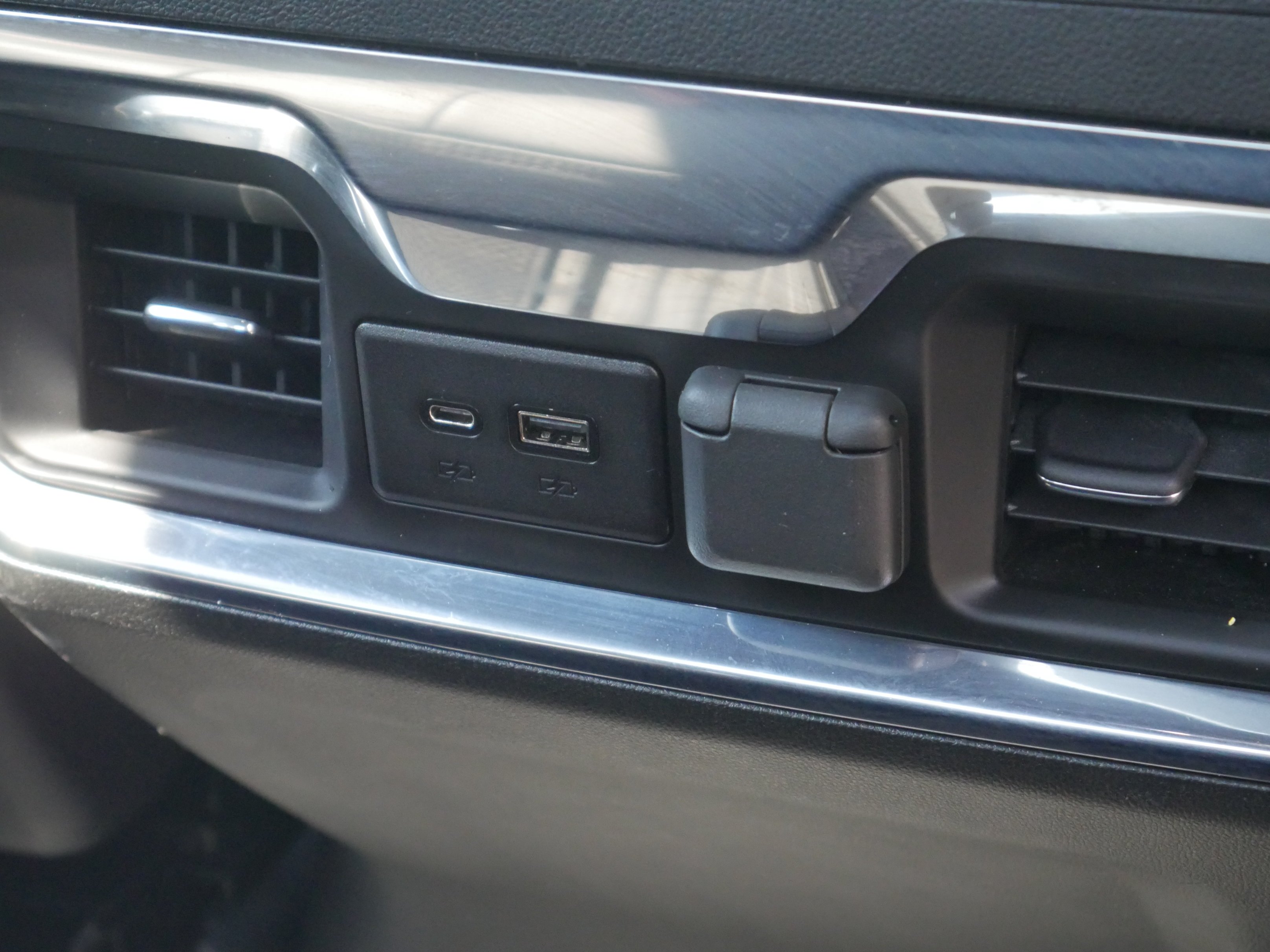 Used 2022 Onyx Black GMC AT4 image 29