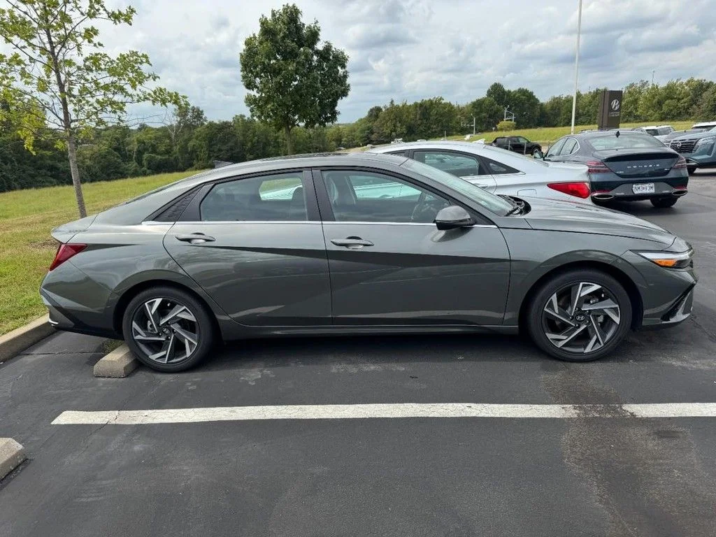Used 2026 Gray Hyundai Limited image 2
