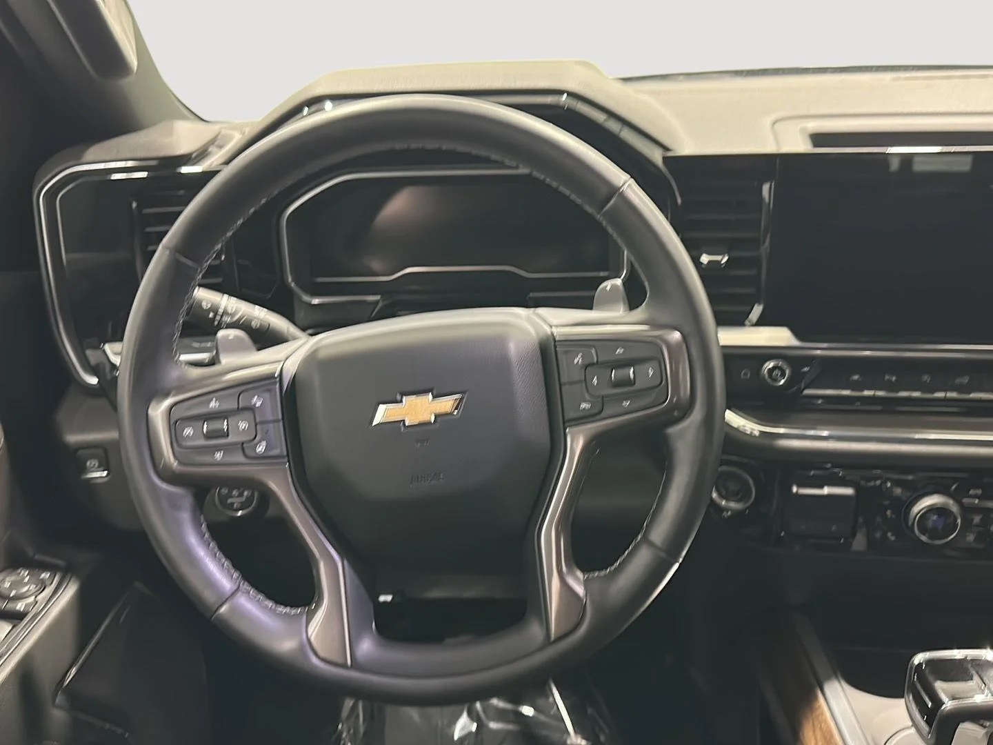 Used 2023 Black Chevrolet High Country image 8
