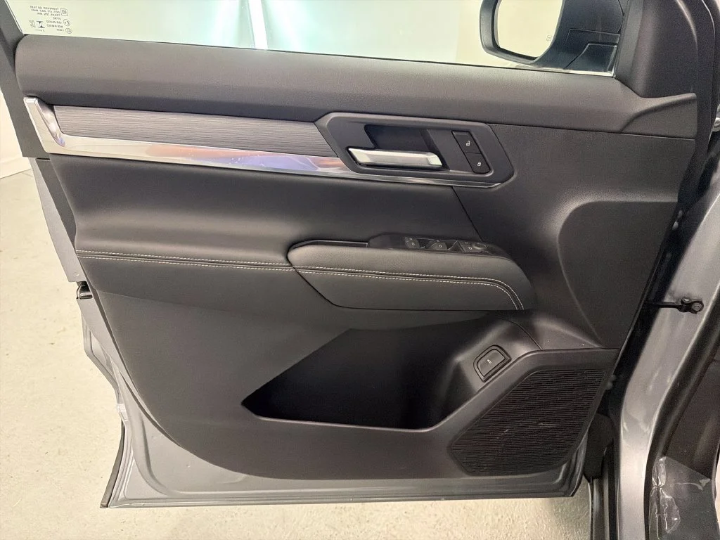 New 2027 Sterling Metallic GMC Elevation image 17