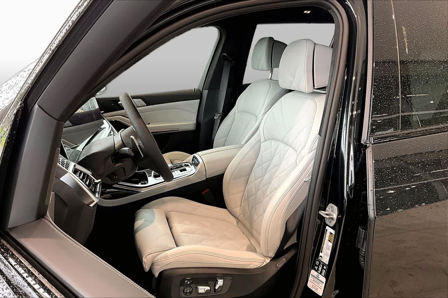 New 2026 Black Sapphire Metallic BMW xDrive40i image 9