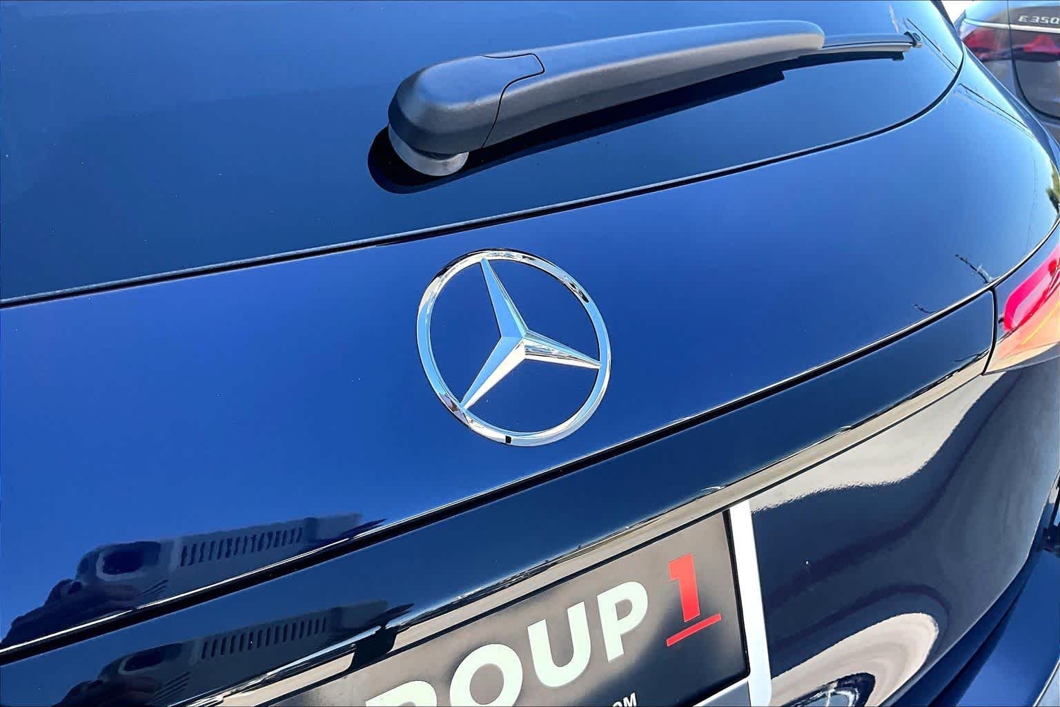 Used 2024 Nautical Blue Metallic Mercedes-Benz GLC 300 image 10