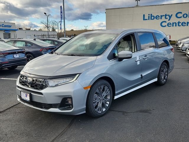 2026 Honda Odyssey Touring - Photo 3