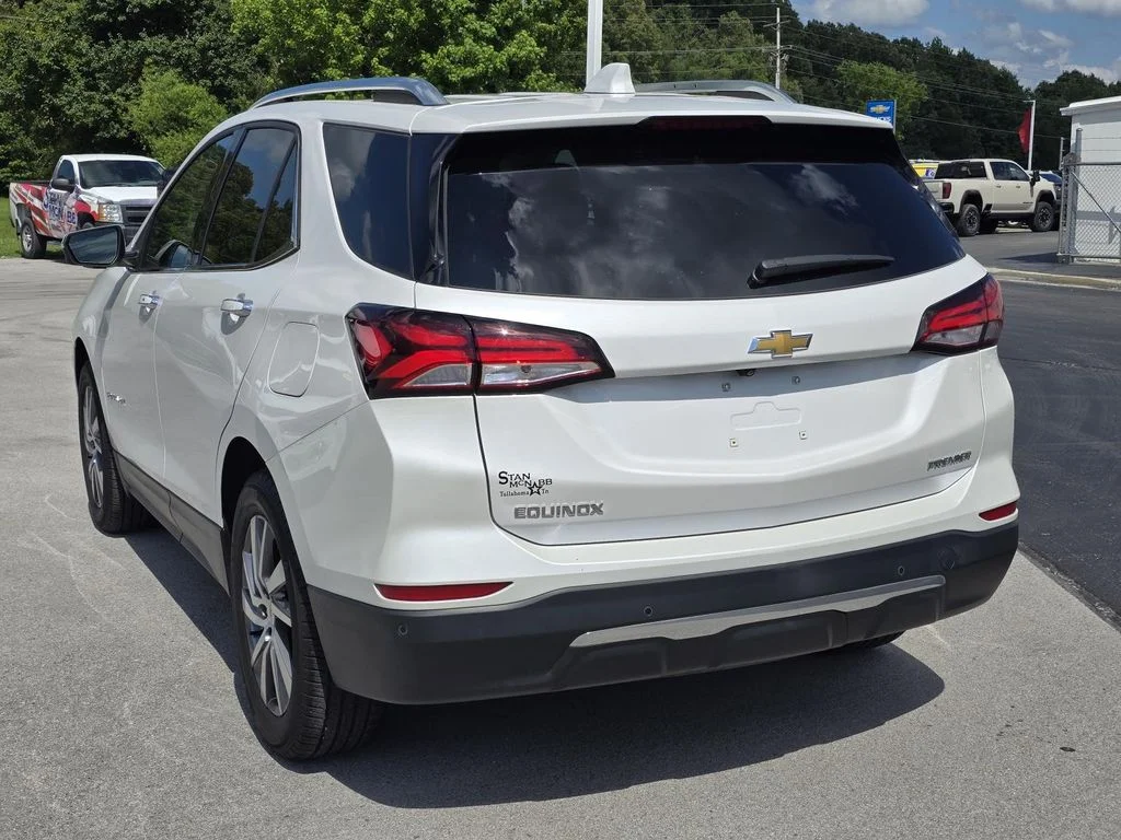 Used 2023 Iridescent Pearl Tricoat Chevrolet Premier image 5
