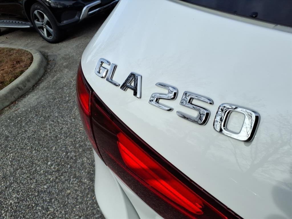 New 2026 Polar White Mercedes-Benz GLA 250 image 8