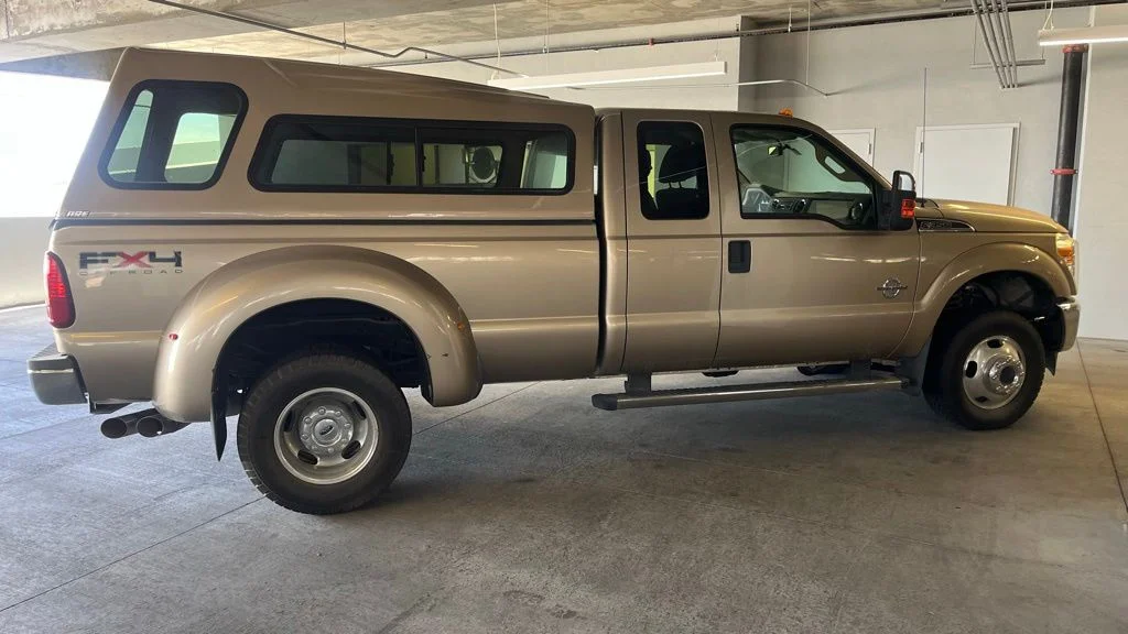 Used 2011 Gold Ford XLT image 2